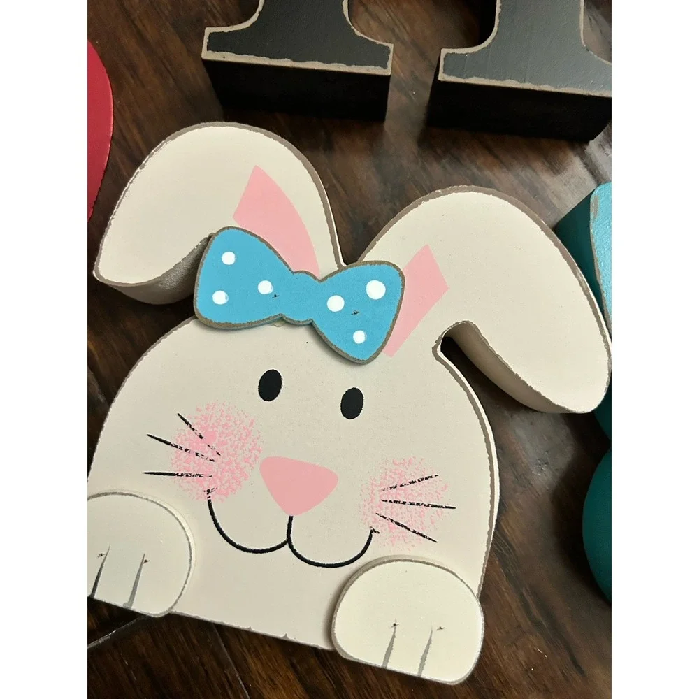 Lakeside Collection 12-piece wooden interchangeable tabletop sign set